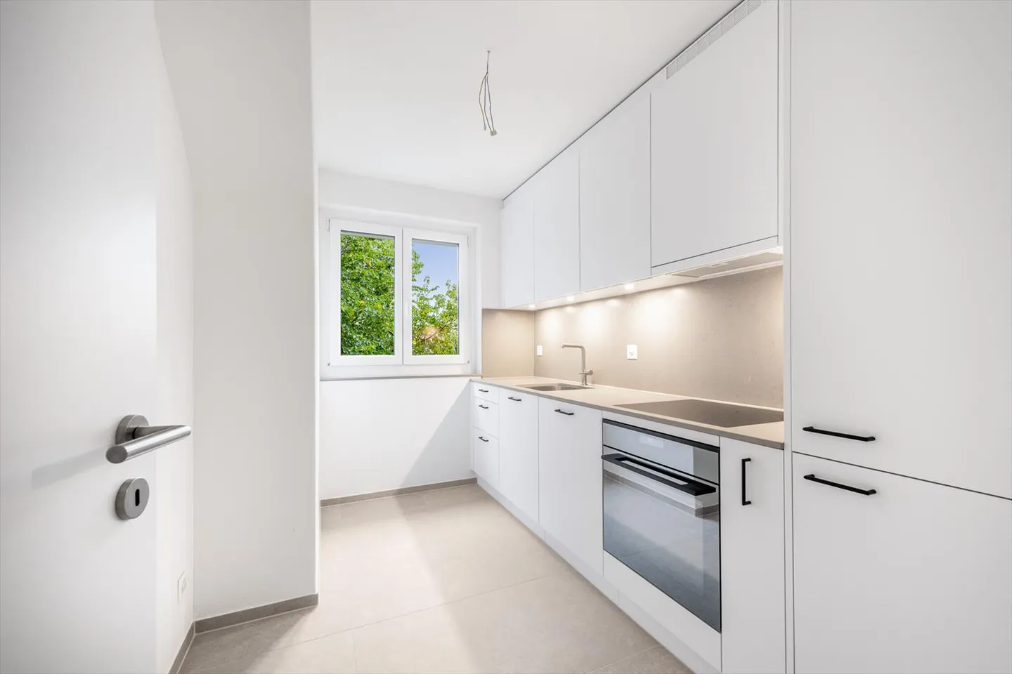 Beautiful living at Irchelpark - Newly renovated! - Photo 6 of 12