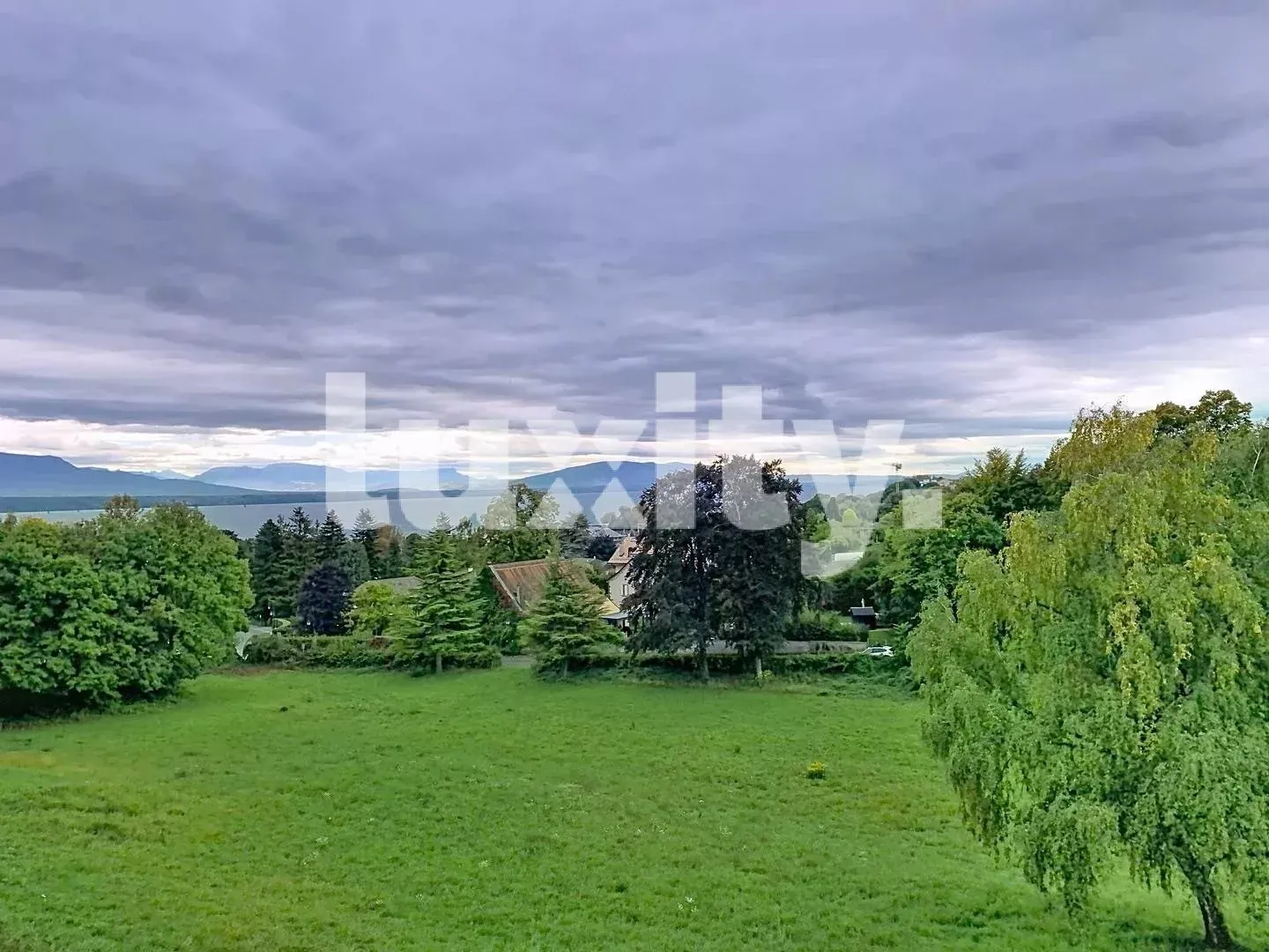 Residenza patrimoniale straordinaria - Vista lago e giardino paesaggistico - Foto 1 di 1