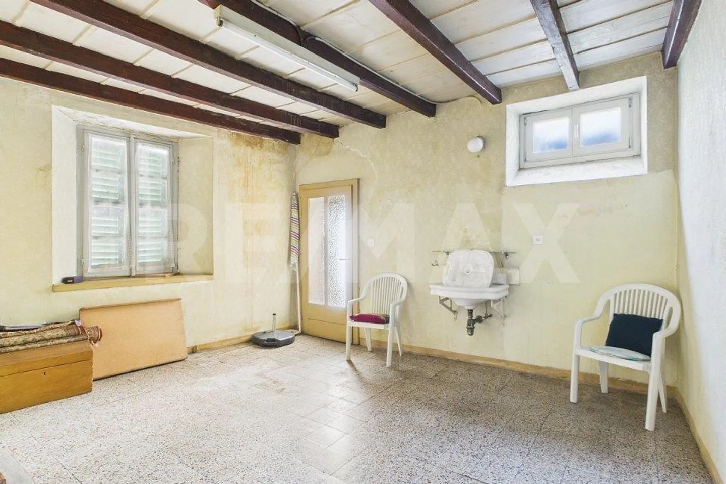 House to renovate in Caneggio: great investment opportunity - Photo 9 of 13