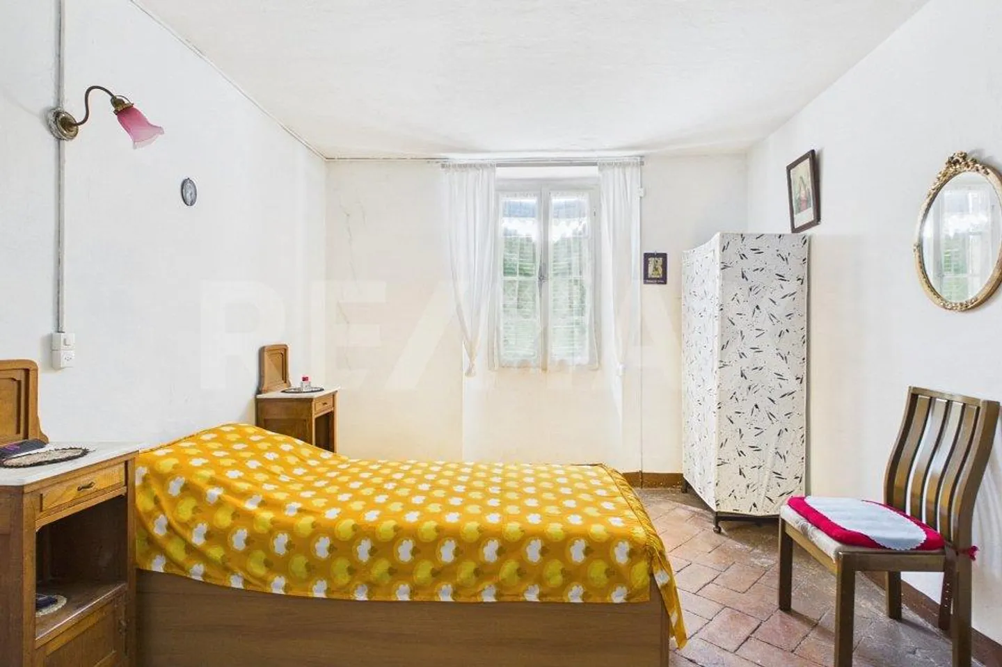 House to renovate in Caneggio: great investment opportunity - Photo 11 of 13