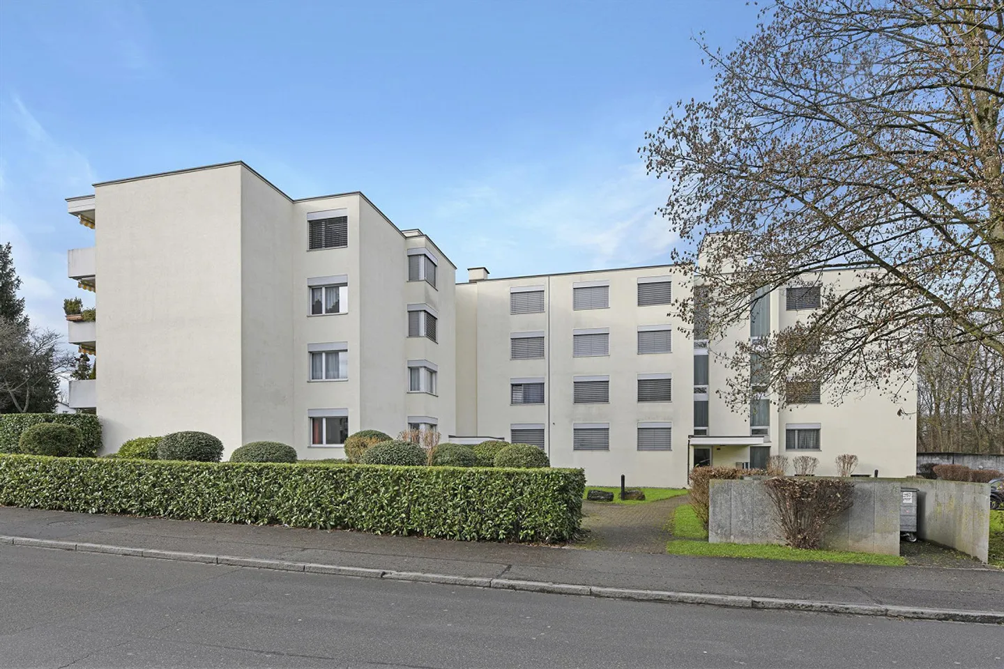 Appartement spacieux, fraîchement rénové de 4 pièces à louer ! - Photo 1 sur 9