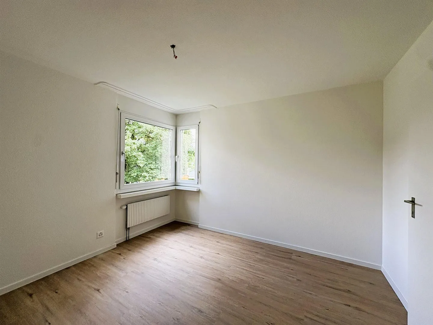 Appartement spacieux, fraîchement rénové de 4 pièces à louer ! - Photo 5 sur 9