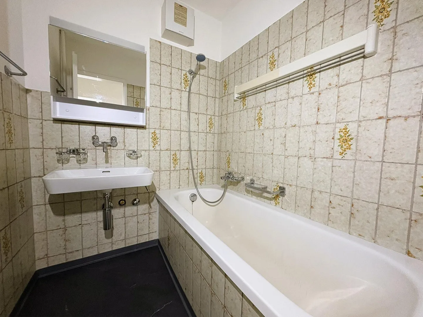 Appartement spacieux, fraîchement rénové de 4 pièces à louer ! - Photo 6 sur 9