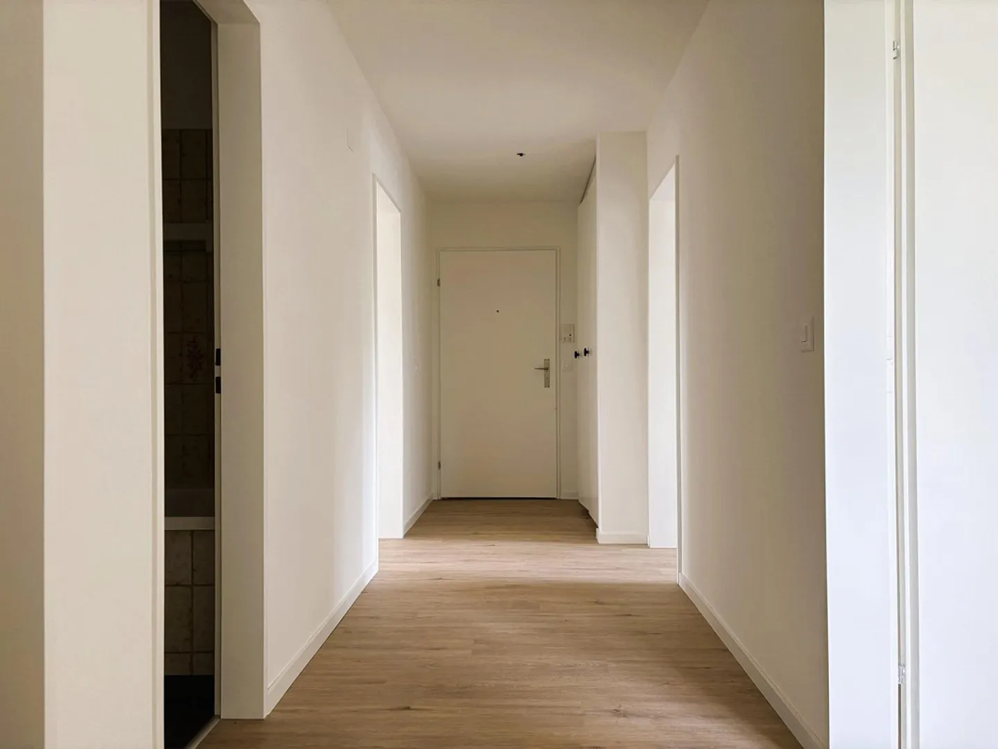 Appartement spacieux, fraîchement rénové de 4 pièces à louer ! - Photo 7 sur 9