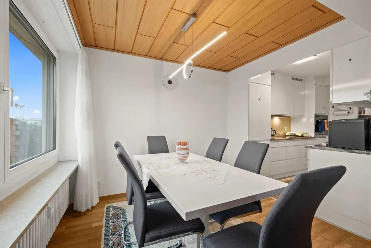 Renovated Apartment with Balcony - Photo 7 of 13