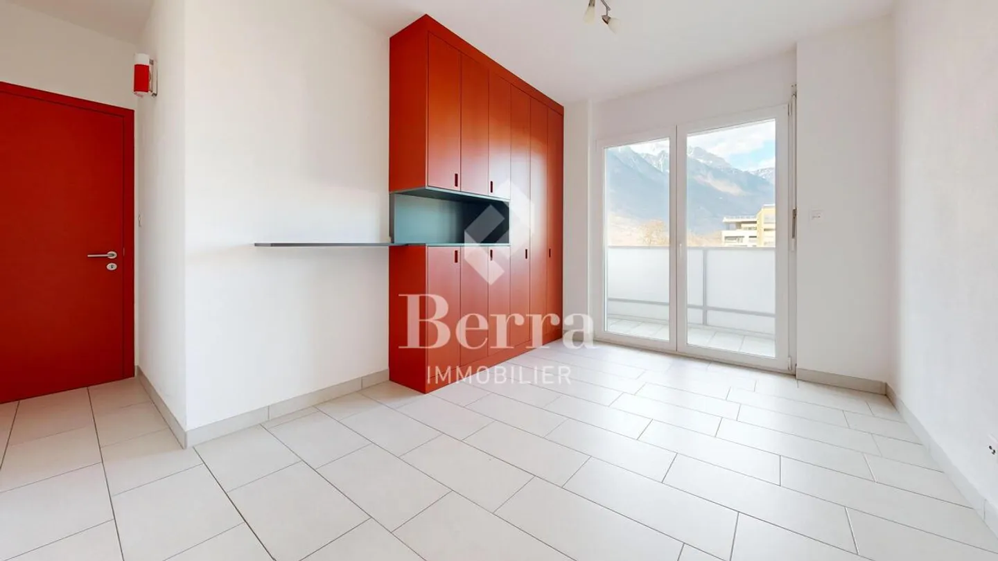 Spazioso appartamento di 4.5 locali a Martigny, zona ricercata e edificio di lusso - Foto 2 di 13