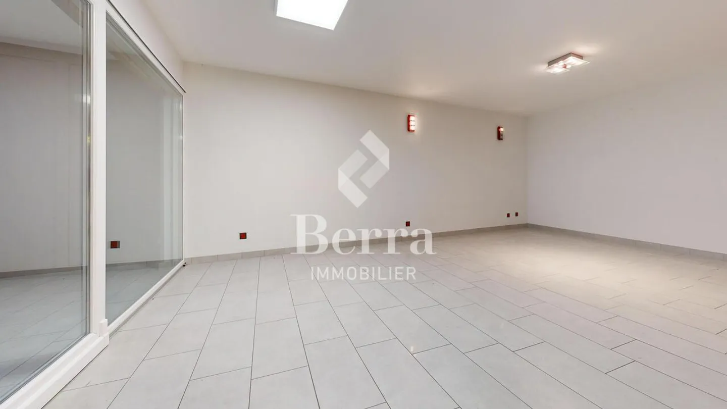 Spazioso appartamento di 4.5 locali a Martigny, zona ricercata e edificio di lusso - Foto 3 di 13