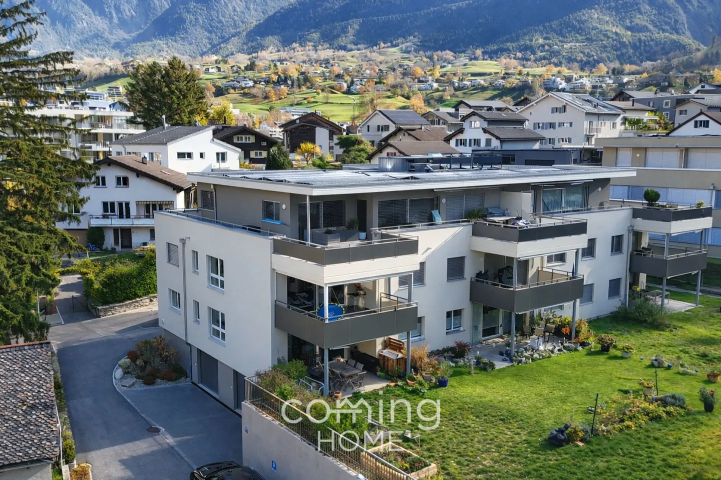 Penthouse ensoleillé de 4,5 chambres avec une grande terrasse panoramique et vue sur les Alpes à Brig-Glis - Photo 2 sur 17