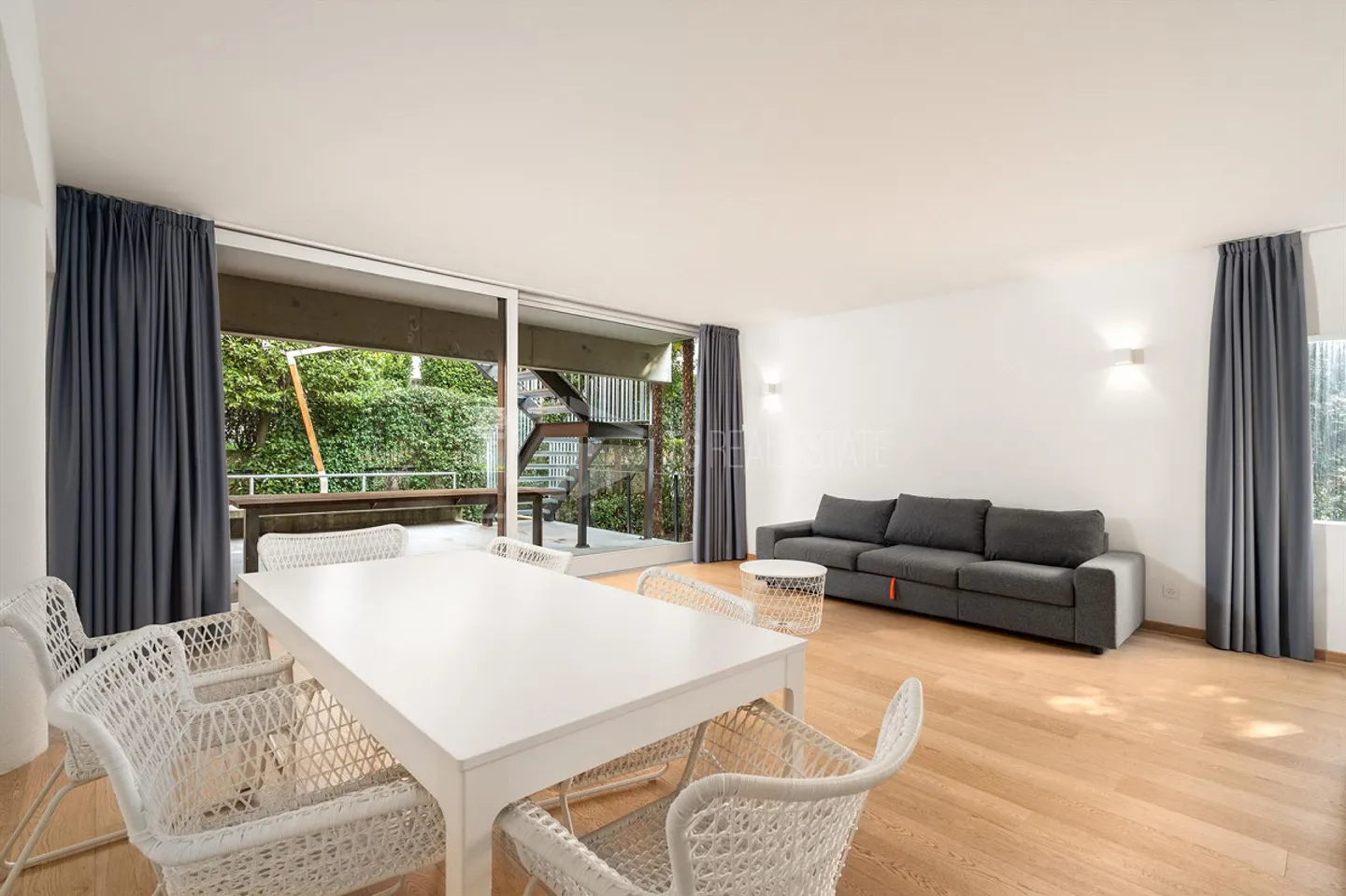 Welcoming 2.5 Rooms with Large Terrace and Garden - Photo 5 of 13