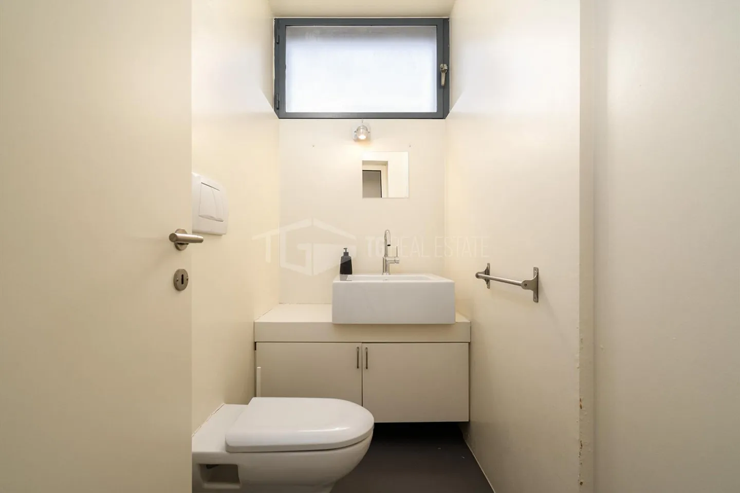 Welcoming 2.5 Rooms with Large Terrace and Garden - Photo 13 of 13