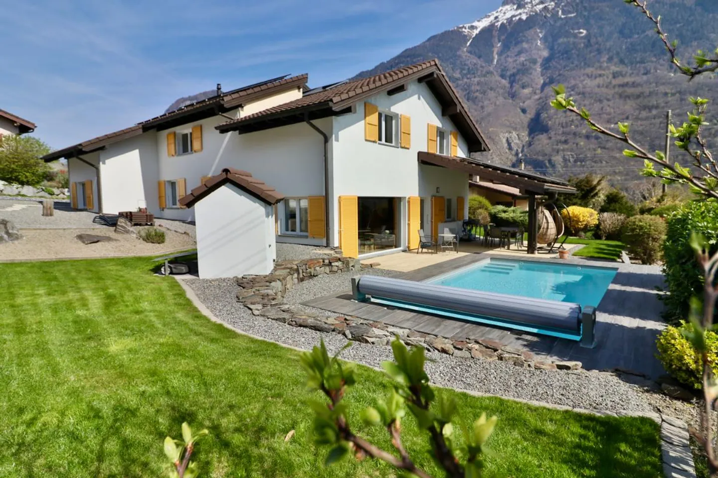 Wunderschöne Familienvilla mit Pool - Foto 1 von 1