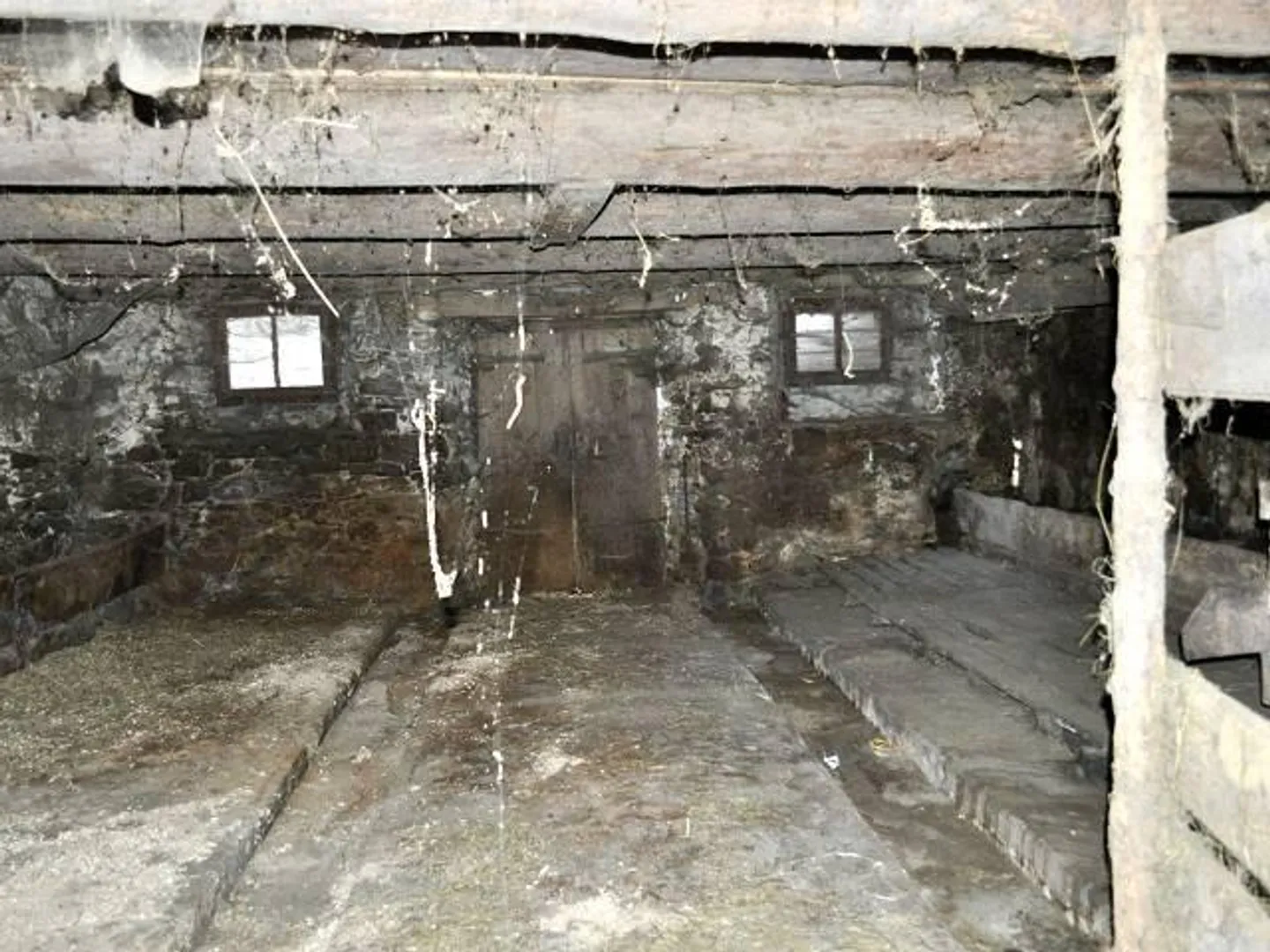 due rustici da ristrutturare molto tranquilla, soleggiata bella vista - Foto 3 di 20