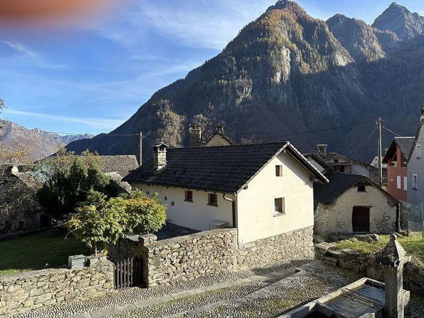 due rustici da ristrutturare molto tranquilla, soleggiata bella vista - Foto 11 di 20
