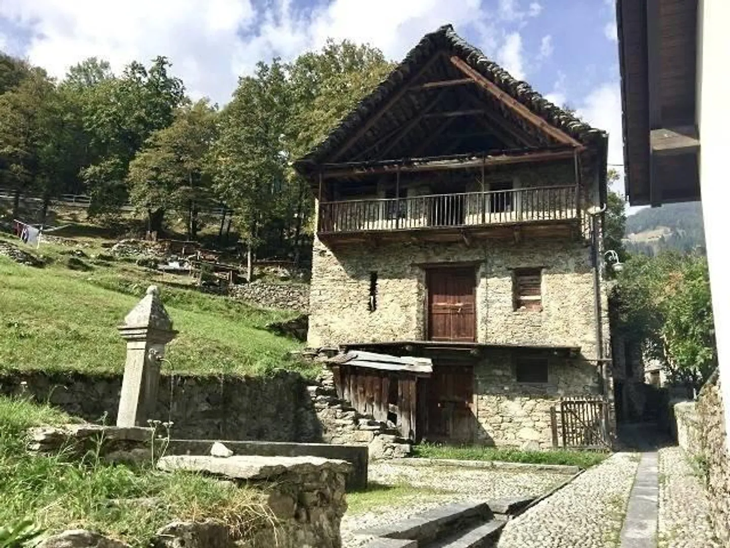 due rustici da ristrutturare molto tranquilla, soleggiata bella vista - Foto 13 di 20