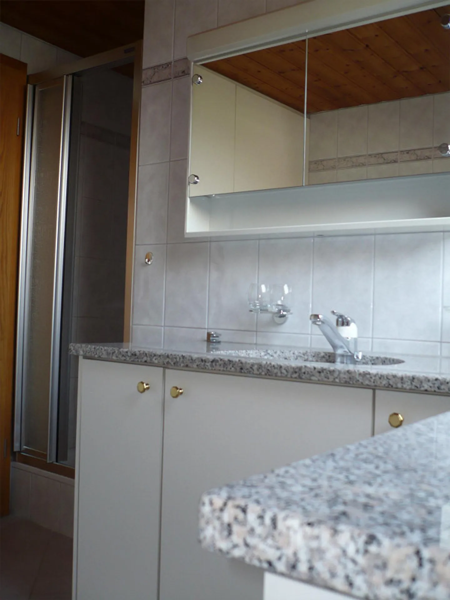 zentrumsnahe heimelige 3,5 Z. Dachwohnung mit speziellem Scharm - Foto 7 von 8