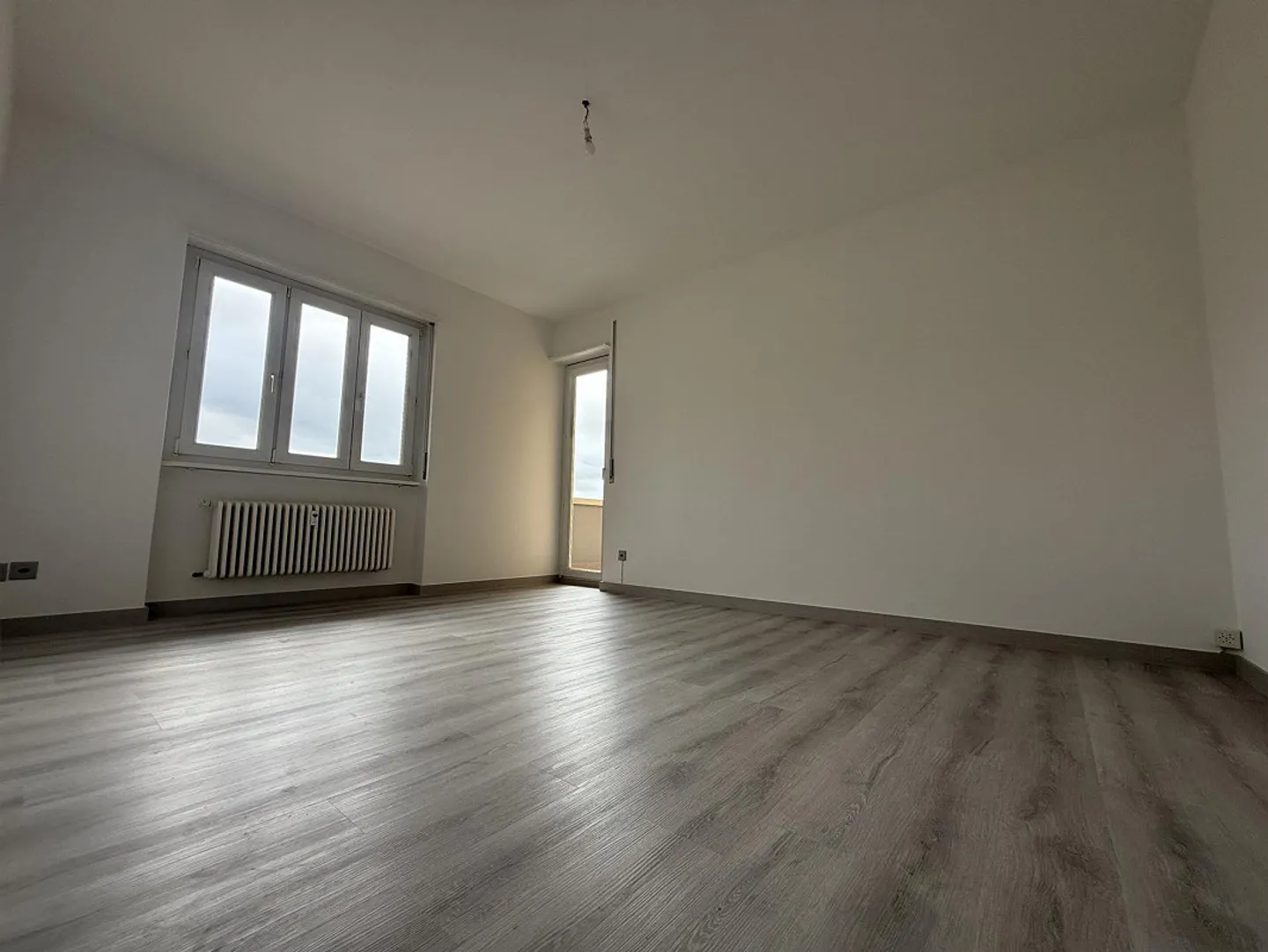 Appartamento luminoso 2.5 stanze RISTRUTTURATO a Mendrisio - Foto 2 di 9