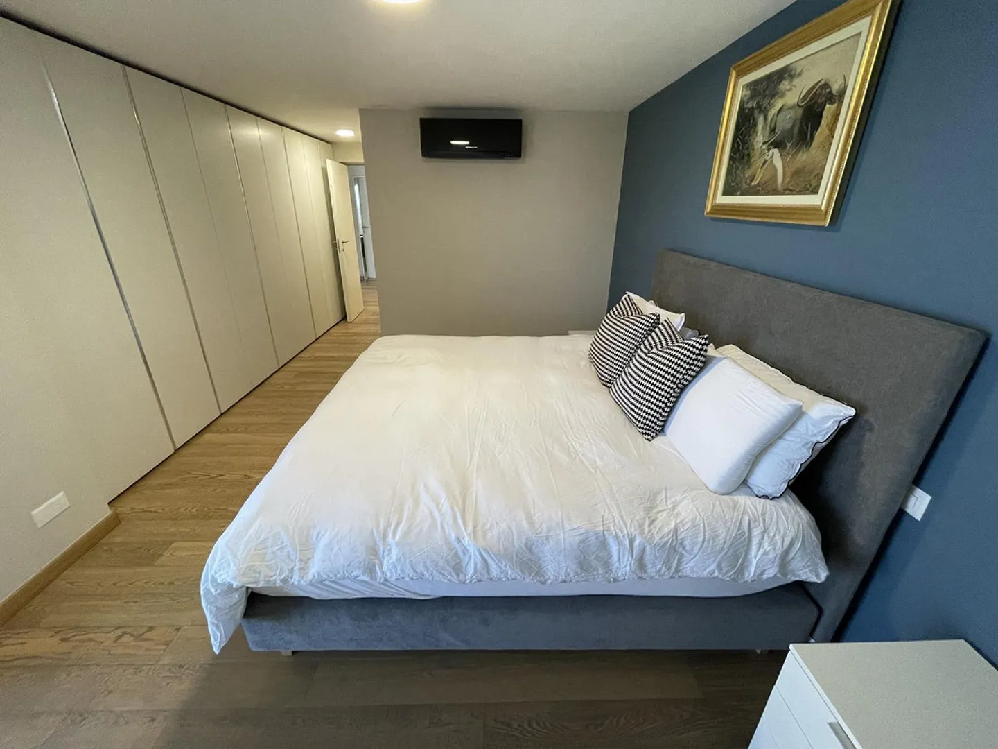 ELEGANT AND SPACIOUS 4.5-ROOM APARTMENT WITH TWO PARKING SPACES - Photo 10 of 13