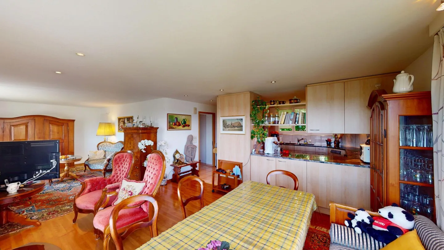 Single-family house with large garden and view of the Alps - Photo 10 of 16