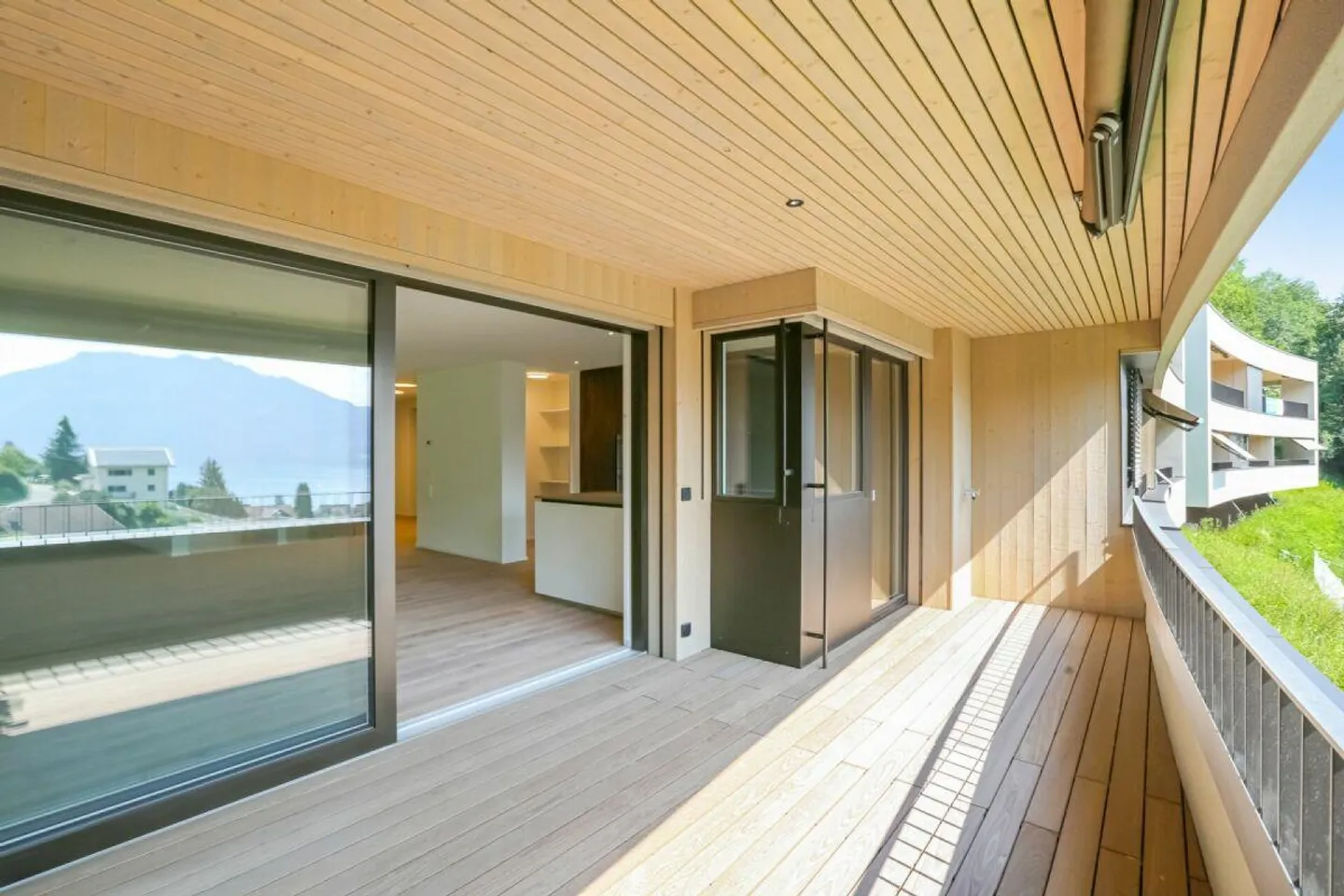 Appartement neuf de 3.5 pièces inondé de lumière - Première occupation élégante avec vue sur le lac - Photo 9 sur 12