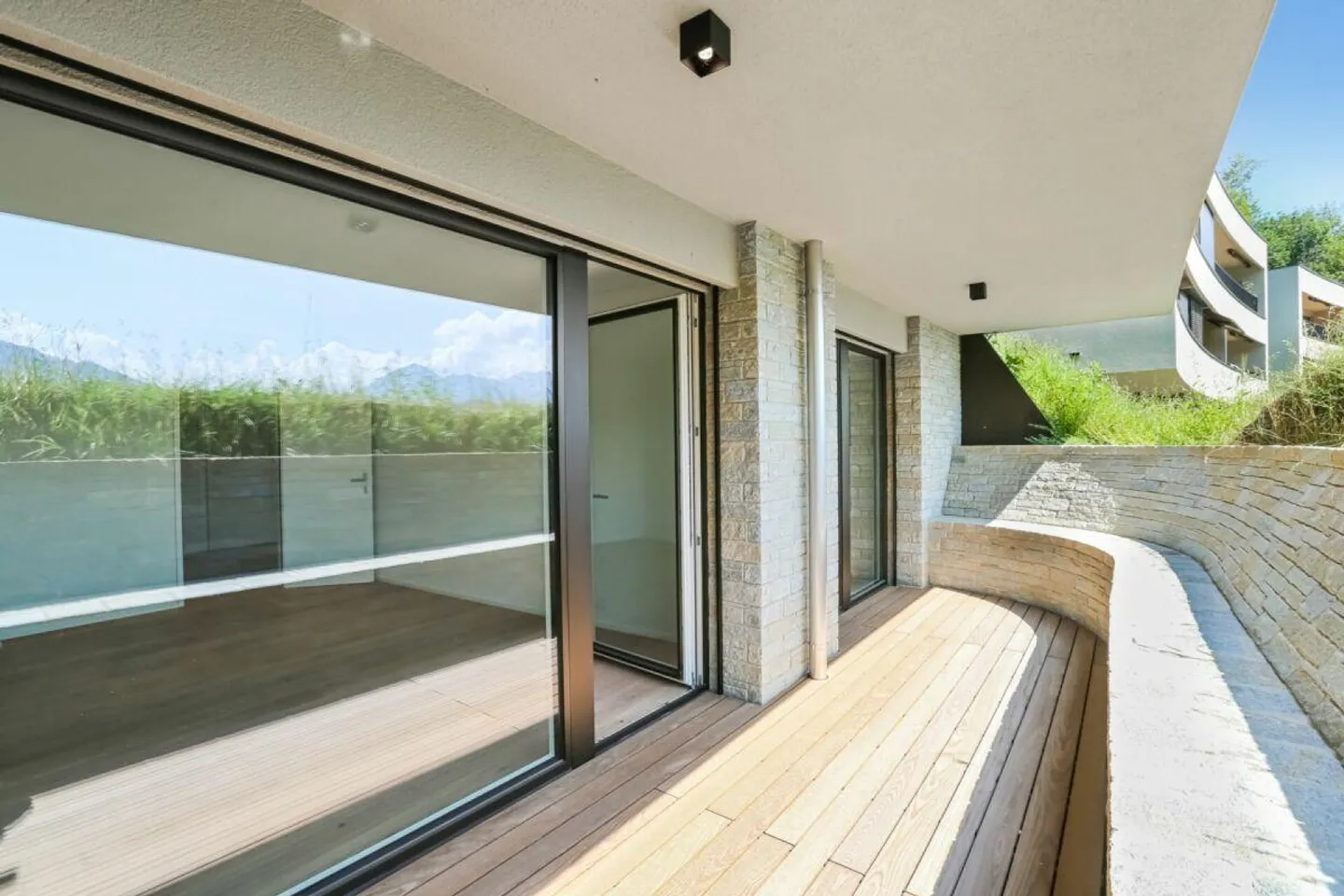 Appartement neuf de 3.5 pièces inondé de lumière - Première occupation élégante avec vue sur le lac - Photo 10 sur 12