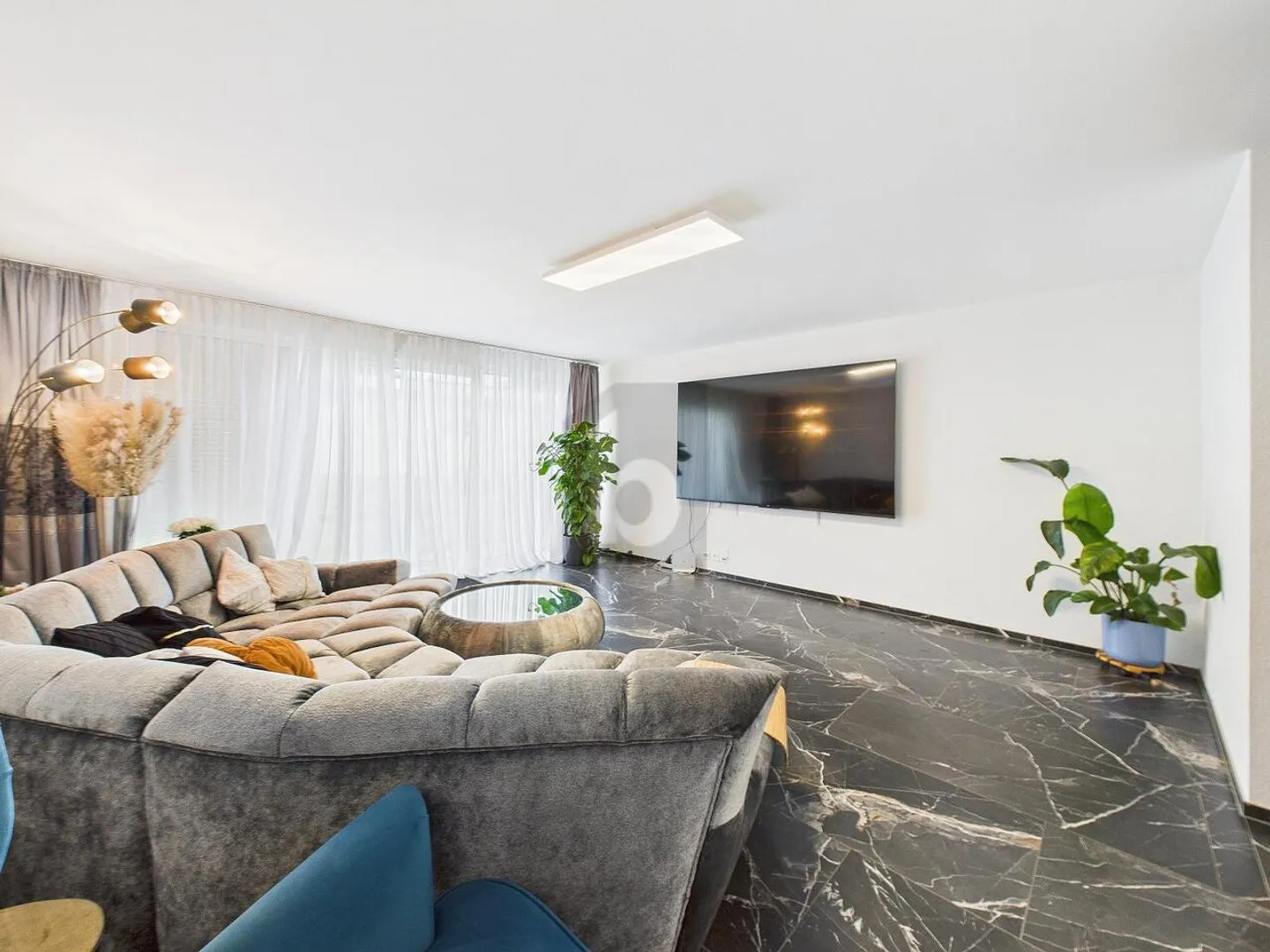 COMPLETELY RENOVATED IN A QUIET LOCATION - Photo 2 of 6