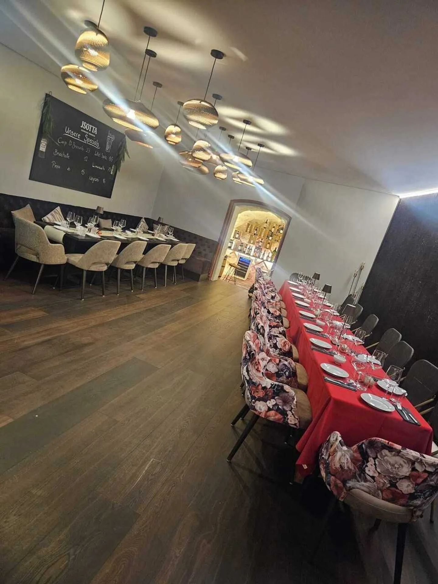 Ristorante ristrutturato a Basilea - Foto 3 di 8