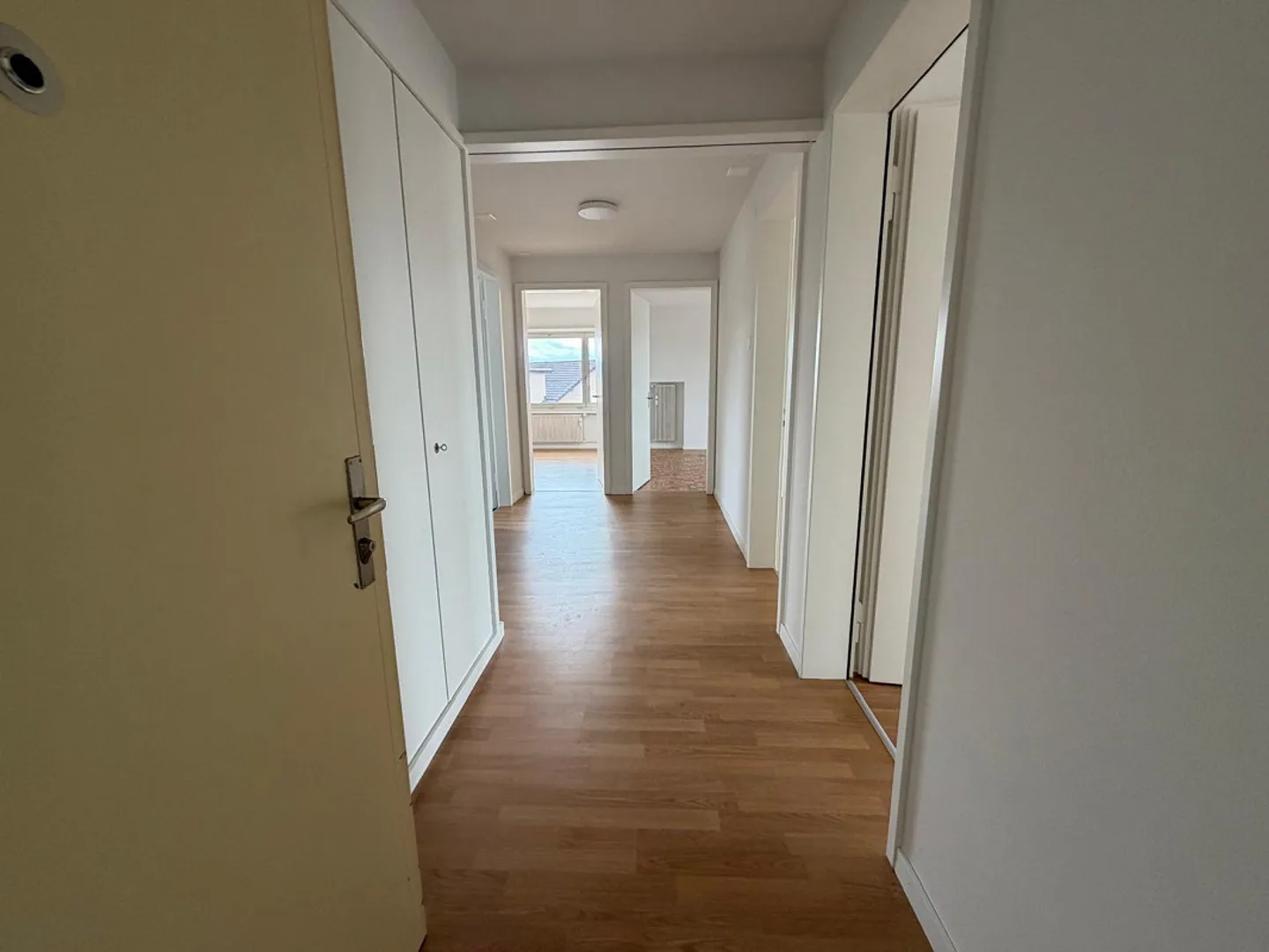 Freshly renovated apartment in a central location - Photo 9 of 13