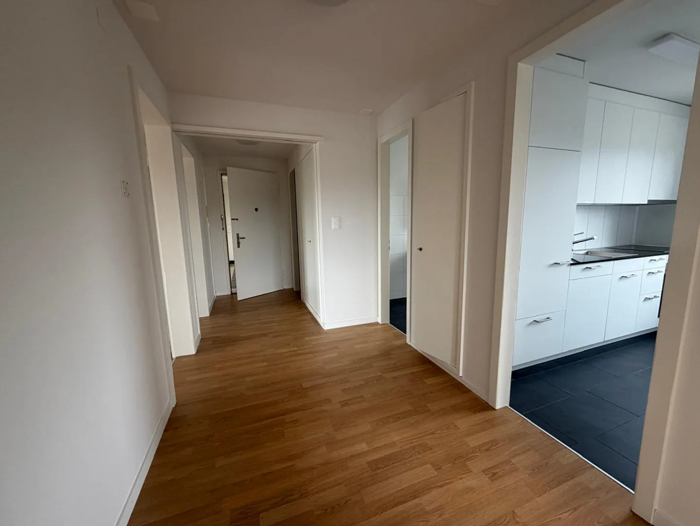 Freshly renovated apartment in a central location - Photo 10 of 13