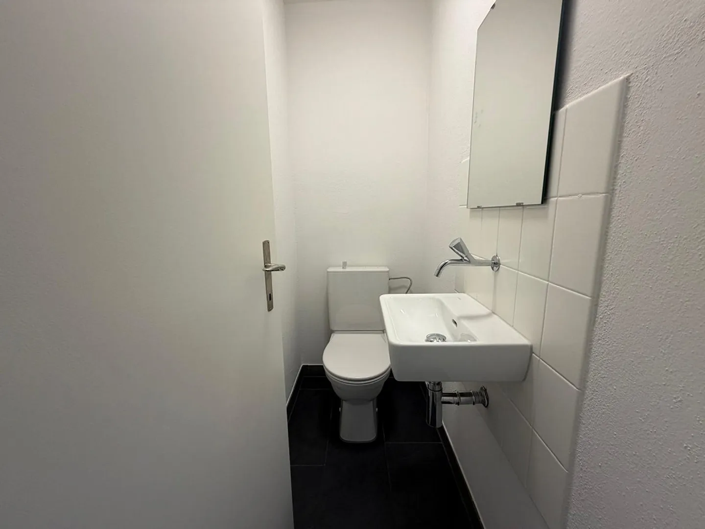 Freshly renovated apartment in a central location - Photo 12 of 13