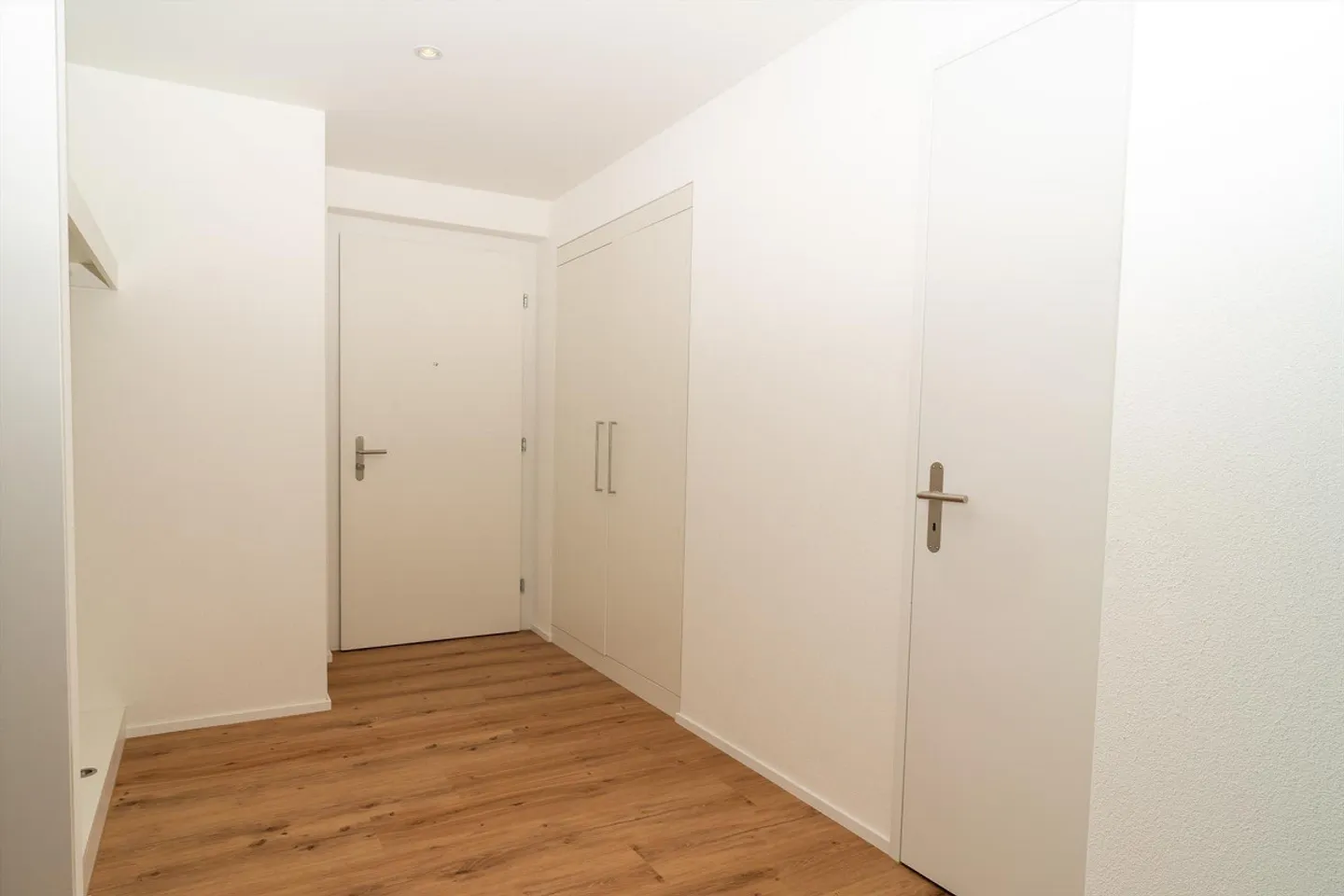 Magnifique appartement en attique de 3,5 pièces dans un nouveau bâtiment - Photo 2 sur 26