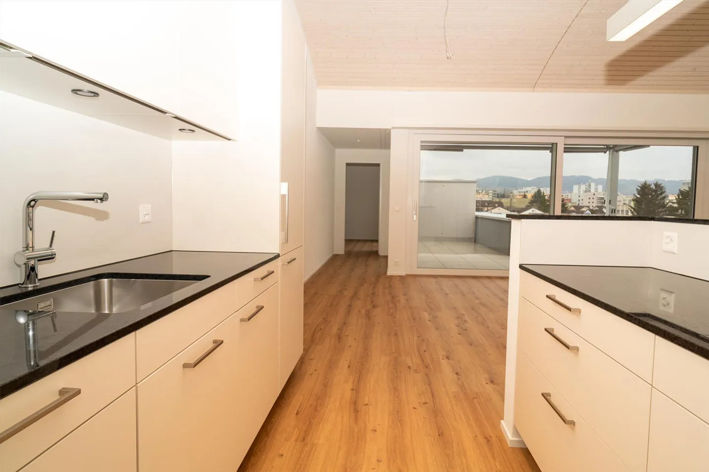 Magnifique appartement en attique de 3,5 pièces dans un nouveau bâtiment - Photo 9 sur 26