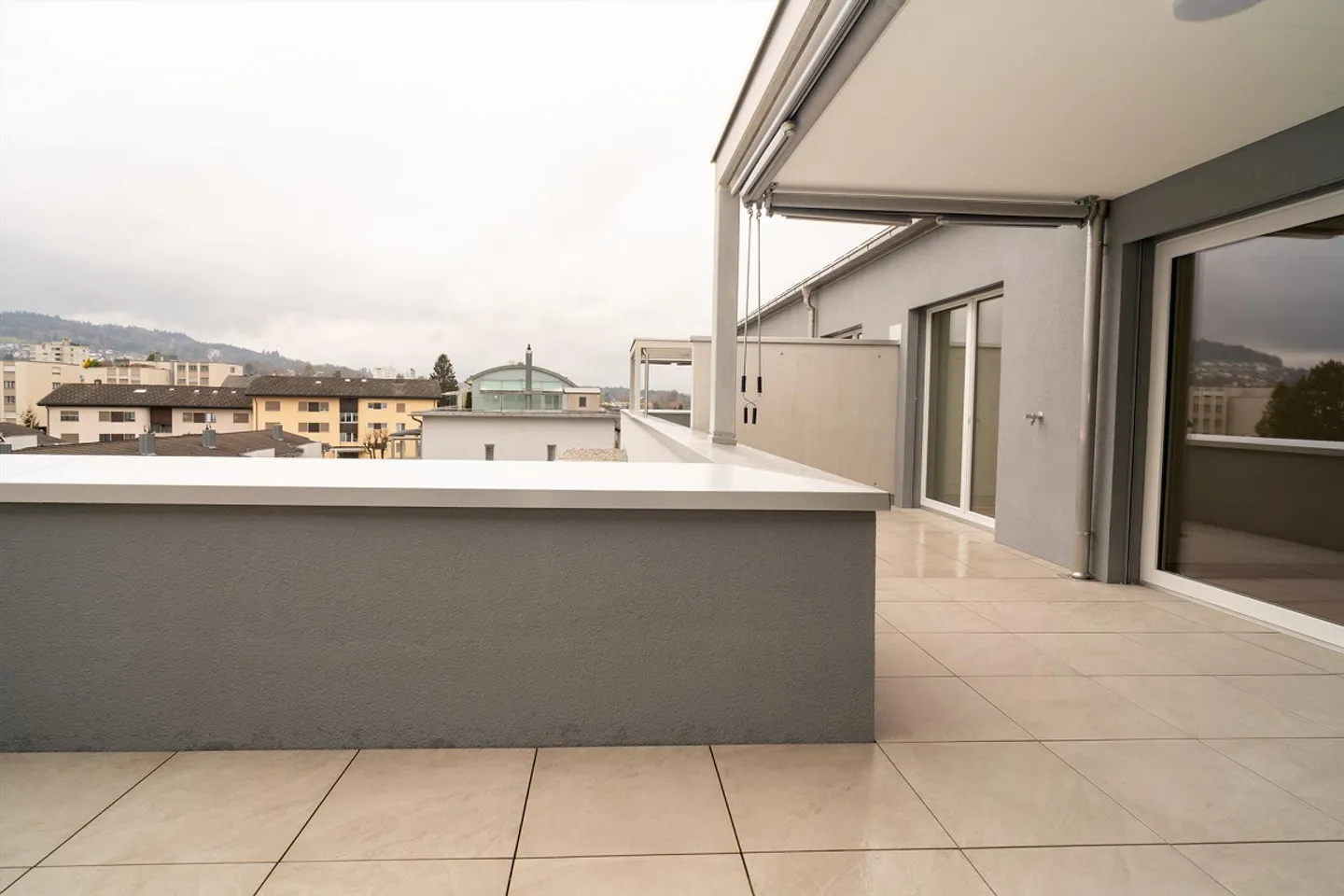 Magnifique appartement en attique de 3,5 pièces dans un nouveau bâtiment - Photo 15 sur 26