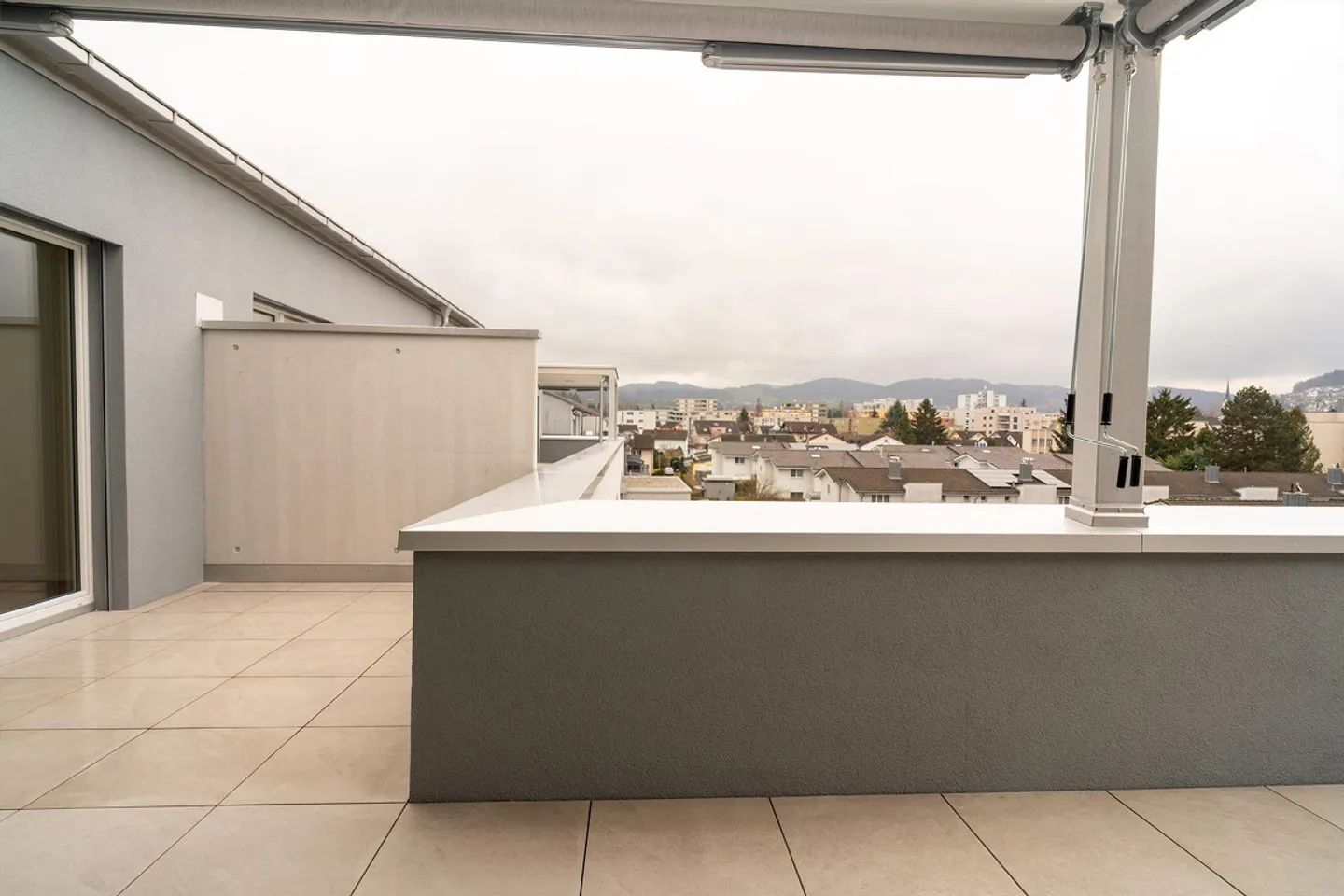 Magnifique appartement en attique de 3,5 pièces dans un nouveau bâtiment - Photo 16 sur 26