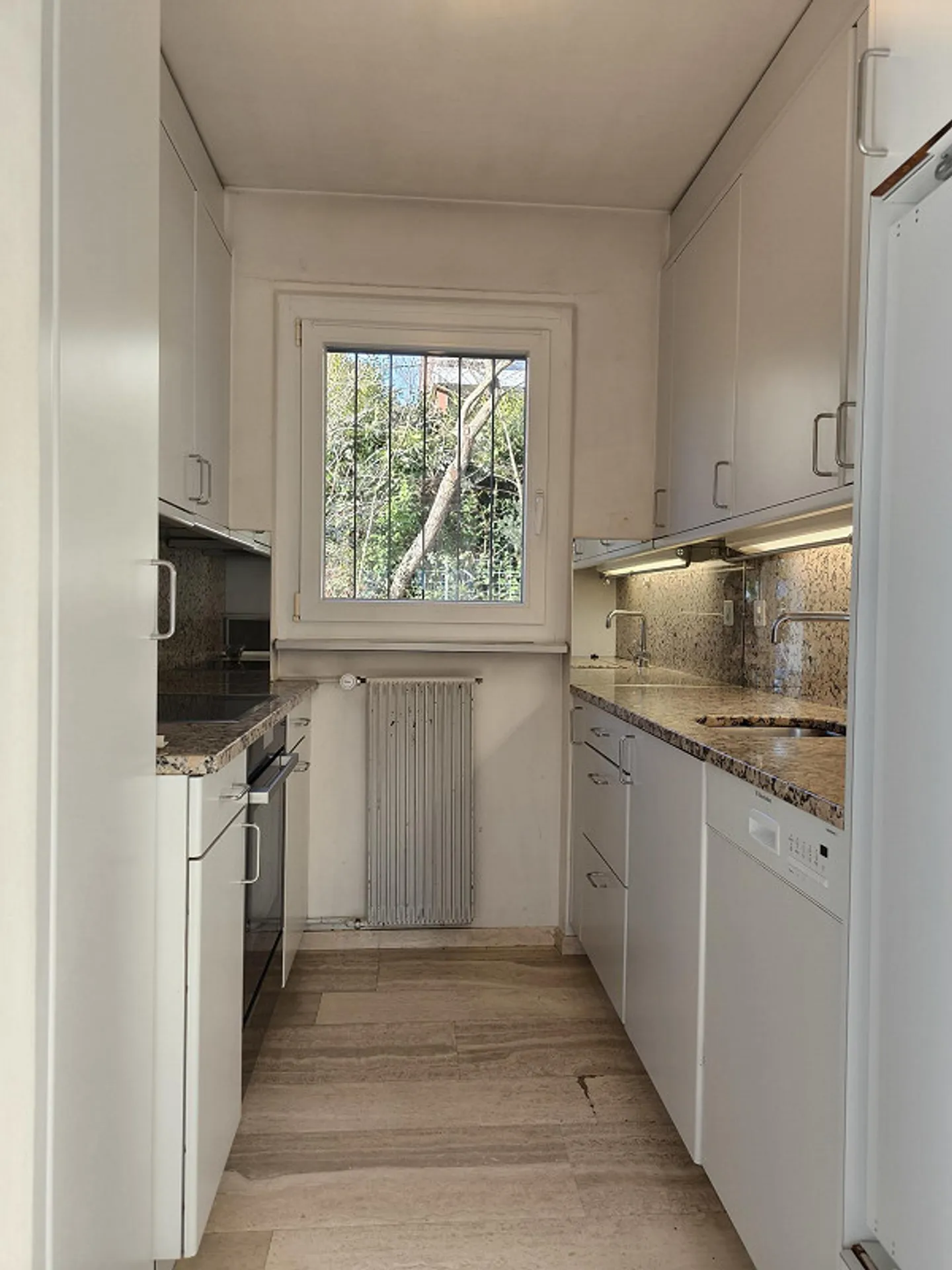 5.5-Room Single-Family House with View, Garden, and Expansion Potential - Photo 10 of 17