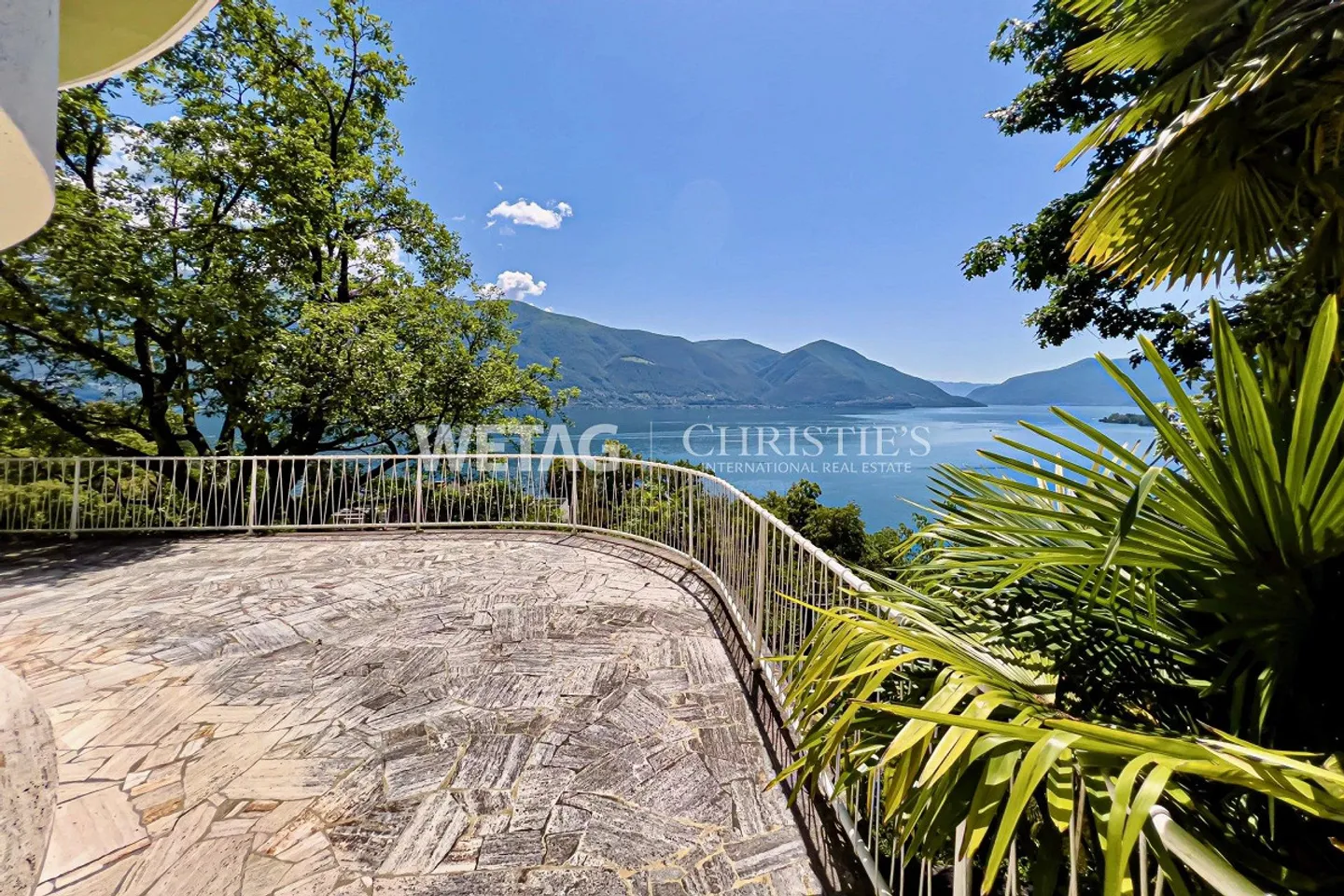 Villa da ristrutturare in una posizione spettacolare con vista panoramica sul lago ad Ascona in vendita - Foto 12 di 13