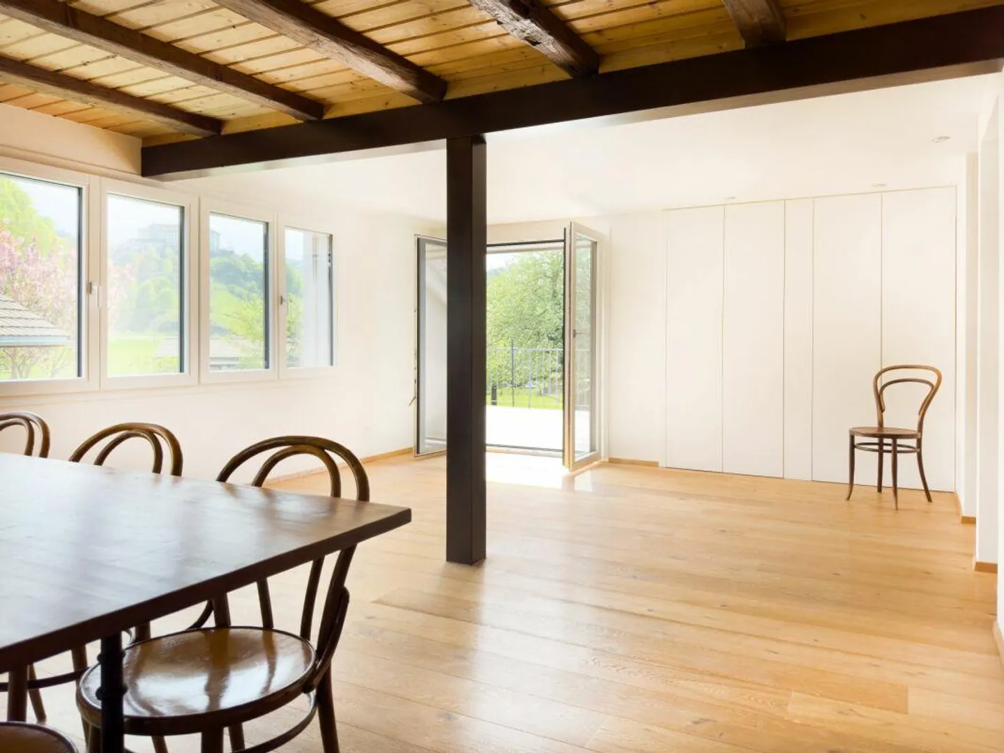 Nur 18 Minuten von Bern entfernt! Sonniges Riegelhaus mit grosser Terrasse und schönem Umschwung - Foto 4 von 30