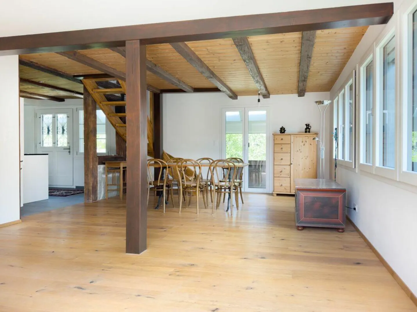 Nur 18 Minuten von Bern entfernt! Sonniges Riegelhaus mit grosser Terrasse und schönem Umschwung - Foto 7 von 30