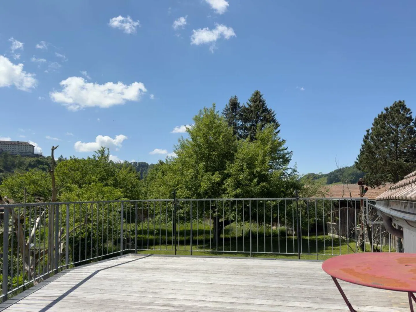 Nur 18 Minuten von Bern entfernt! Sonniges Riegelhaus mit grosser Terrasse und schönem Umschwung - Foto 25 von 30