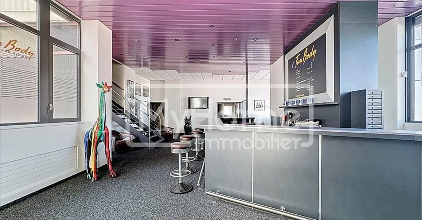967 m2 Fitnessraum in Lonay voll ausgestattet zu vermieten - Foto 3 von 11