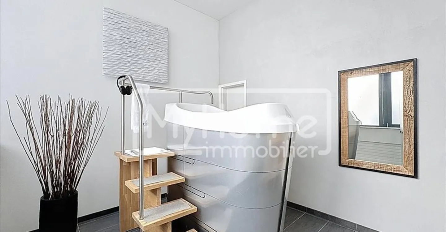 967 m2 Fitnessraum in Lonay voll ausgestattet zu vermieten - Foto 6 von 11