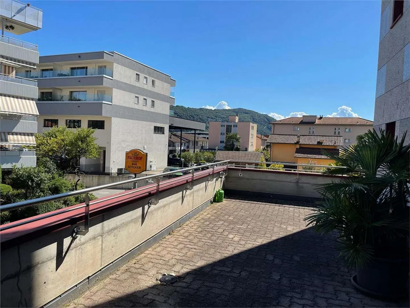 Affittiamo ufficio ammobiliato ad Agno con ampia terrazza - Foto 4 di 6