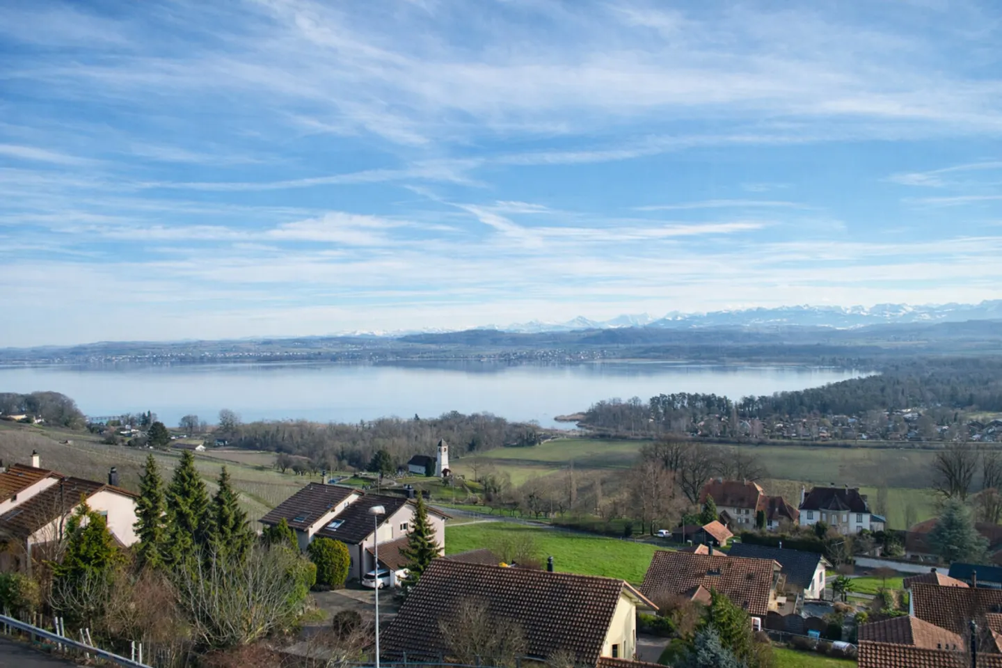 Penthouse Apartment 4.5p - Unobstructed Lake View - Photo 3 of 10