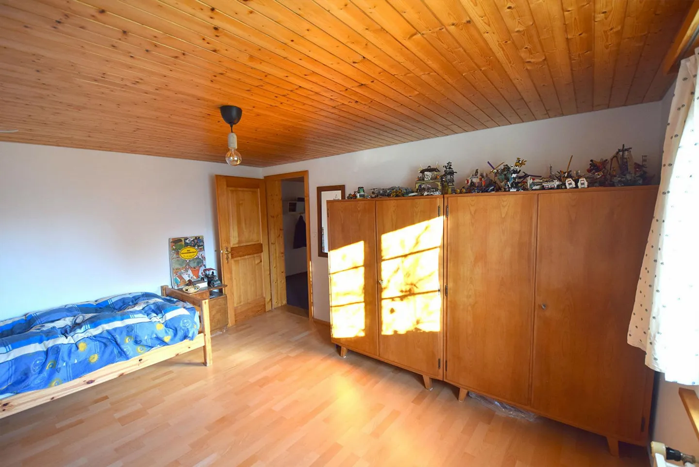 Spacious 3.5-room apartment, centrally located, in green surroundings - Photo 10 of 19