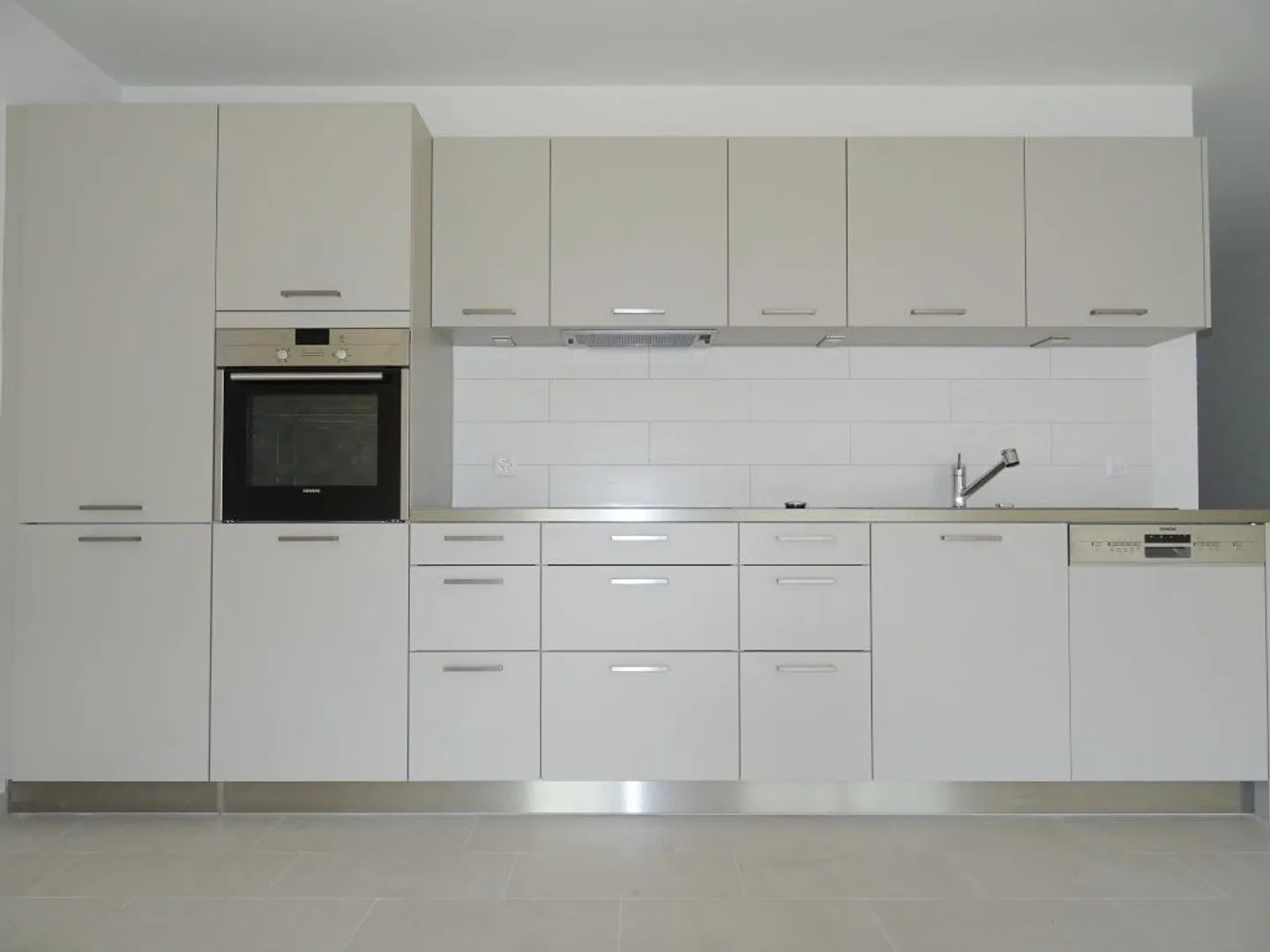 Moderne Wohnung mit Garten - Foto 3 von 10