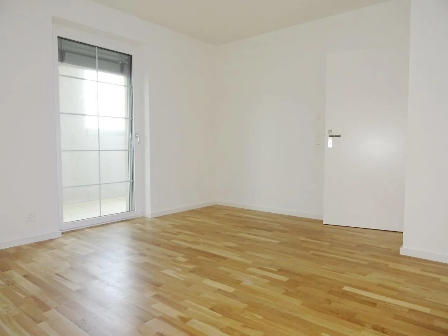 Moderne Wohnung mit Garten - Foto 4 von 10