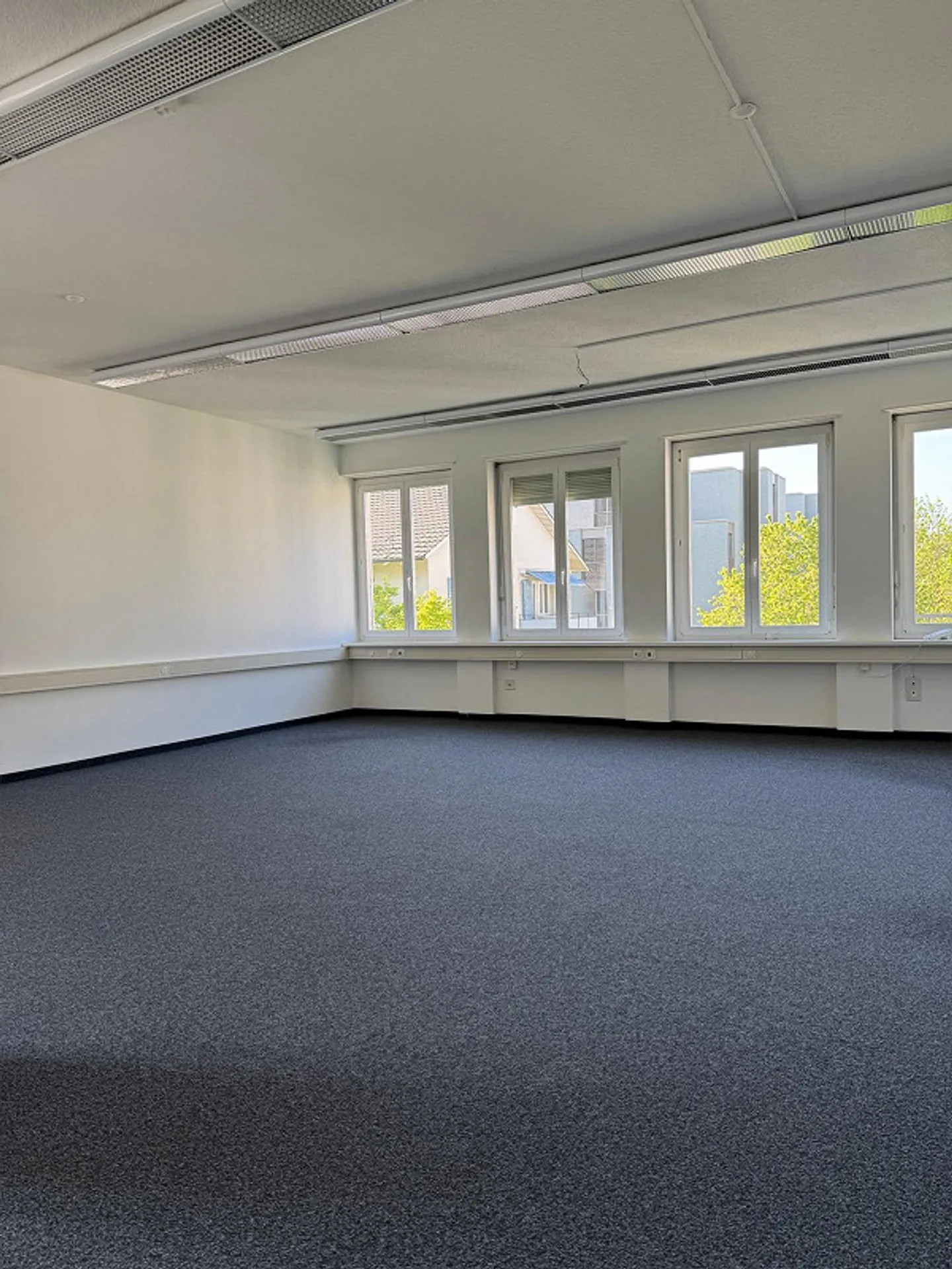 Spazio ufficio attraente in una posizione centrale a Zurigo Oerlikon - Foto 1 di 5