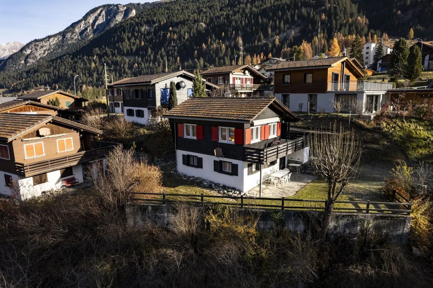 Ferienhaus mit 2 Wohnungen und traumhafter Bergsicht - Foto 1 von 13