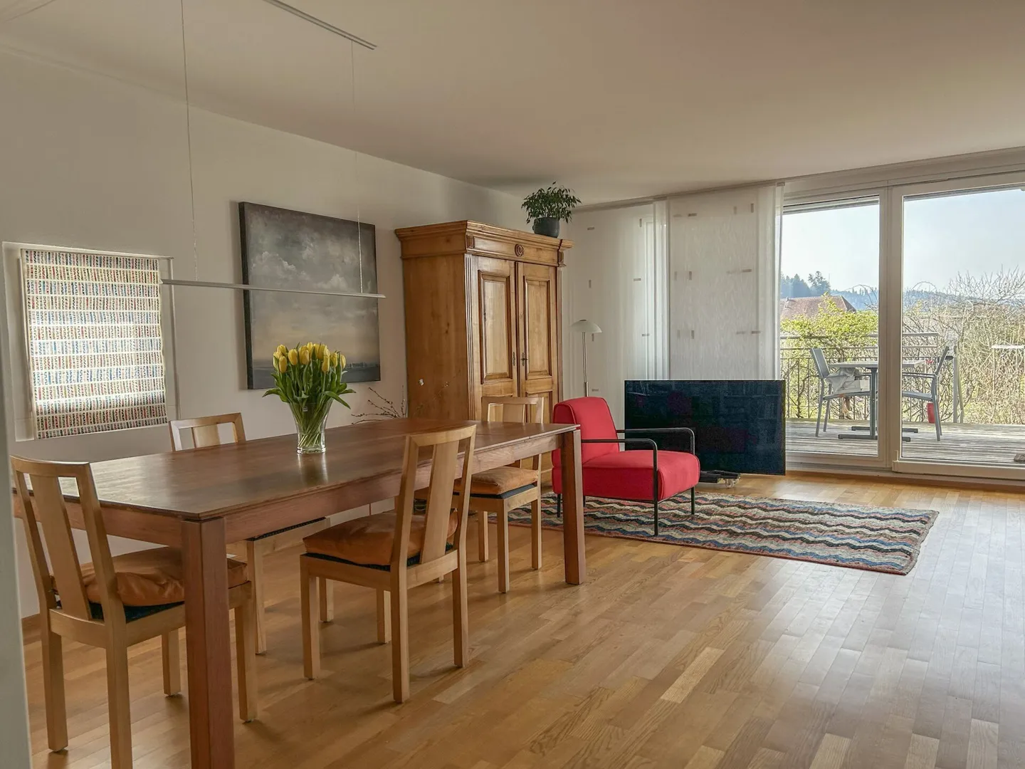 Spacious single-family home with a wide view - Photo 2 of 15