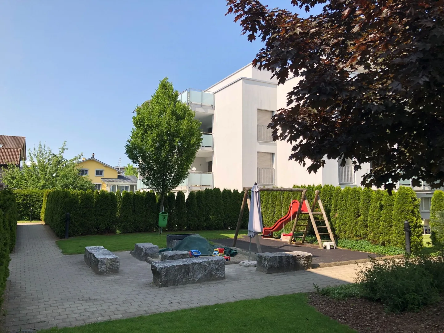 Appartement moderne de 4,5 pièces au rez-de-chaussée dans le centre du village - Photo 8 sur 9