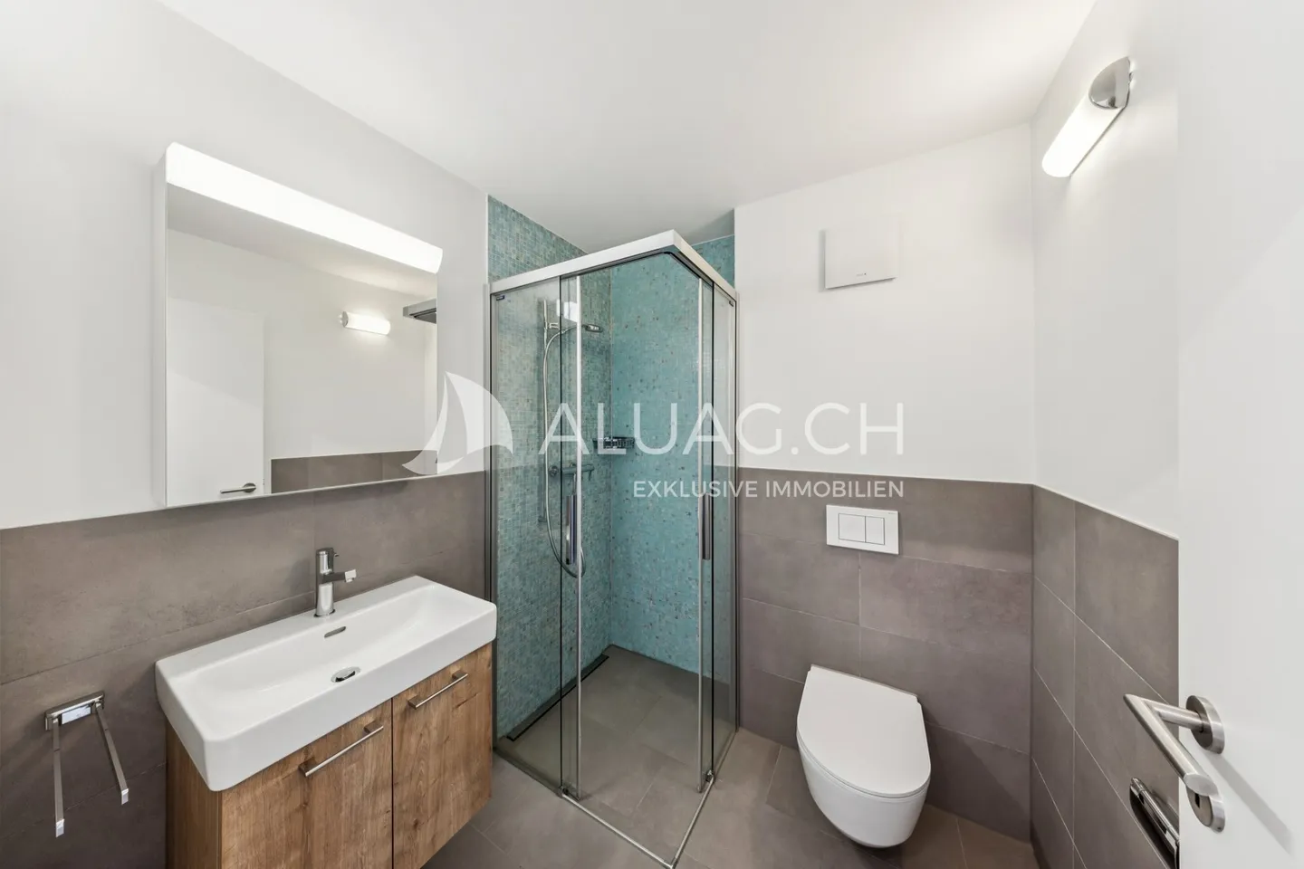 APPARTAMENTO MODERNO DI 4,5 STANZE CON BALCONE - Foto 6 di 8